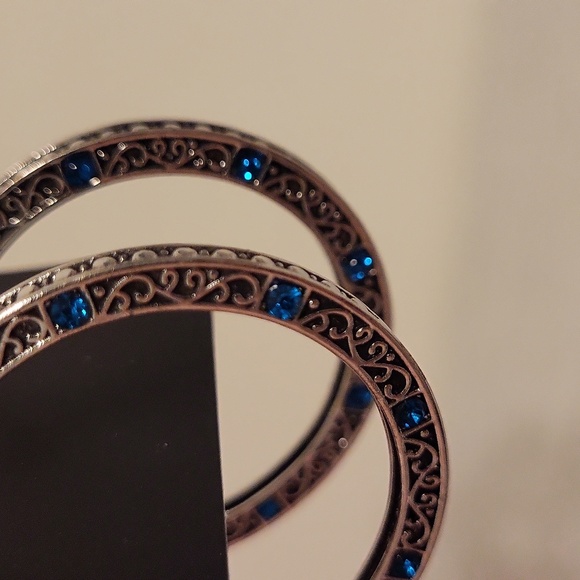 NWT Paparazzi silver colored earrings with turquoise stones Richly Royal - Picture 5 of 10